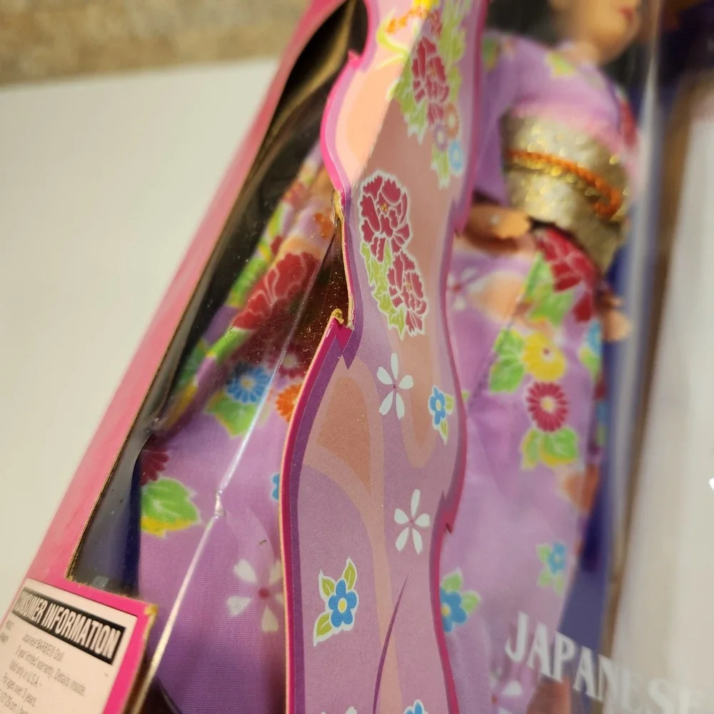 1995 Japanese Barbie Dolls of the World Collector Edition Mattel 14163 NIB Wear